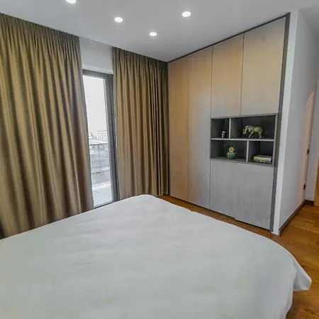Апартаменти Isolina Rooftop Private Terrace And Garage